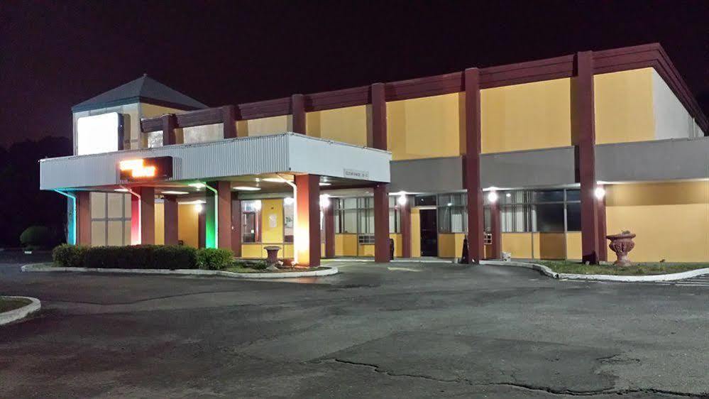 Motel Super 8 By Wyndham Goldsboro Zewnętrze zdjęcie