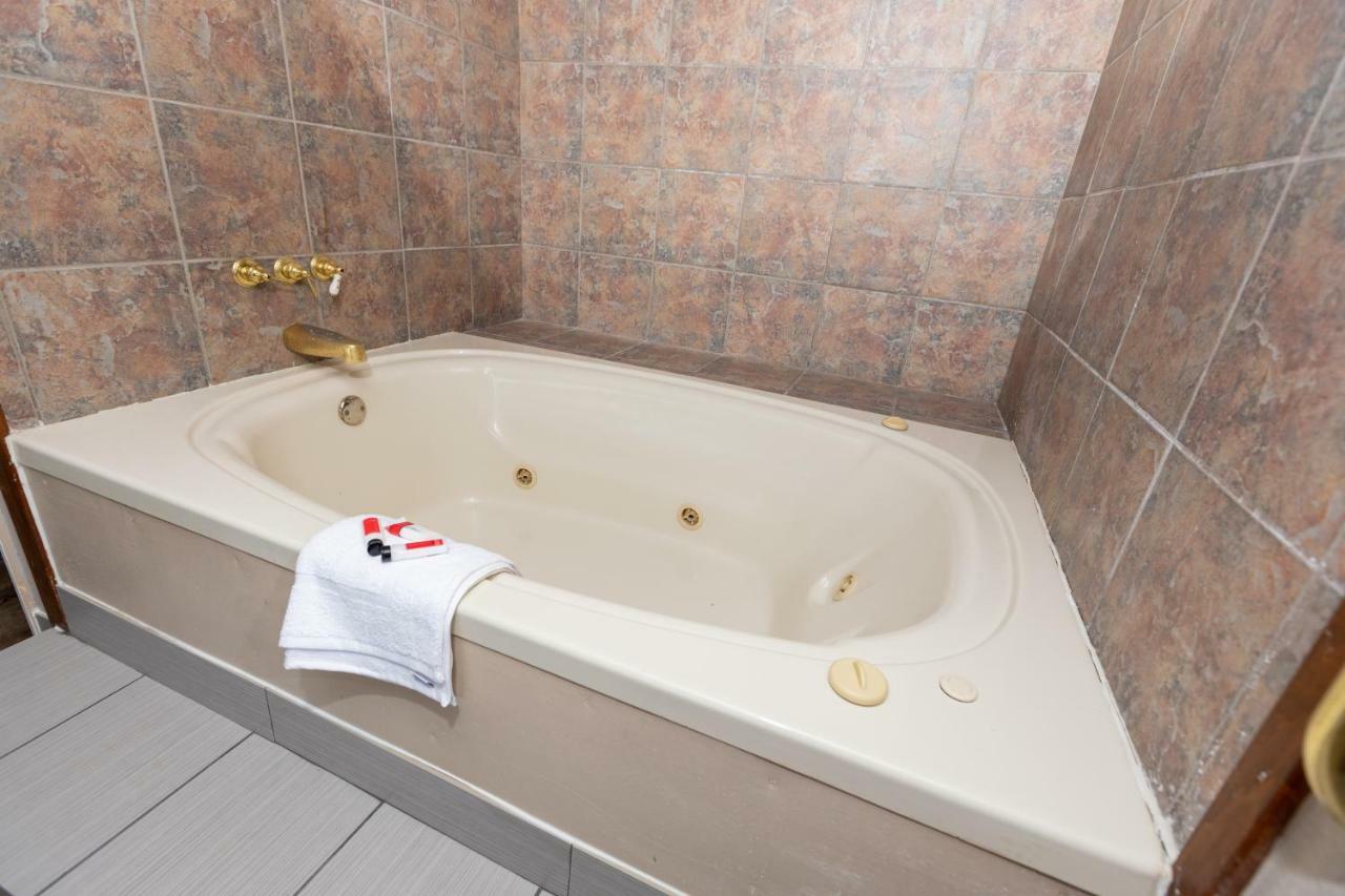 Motel Super 8 By Wyndham Goldsboro Zewnętrze zdjęcie